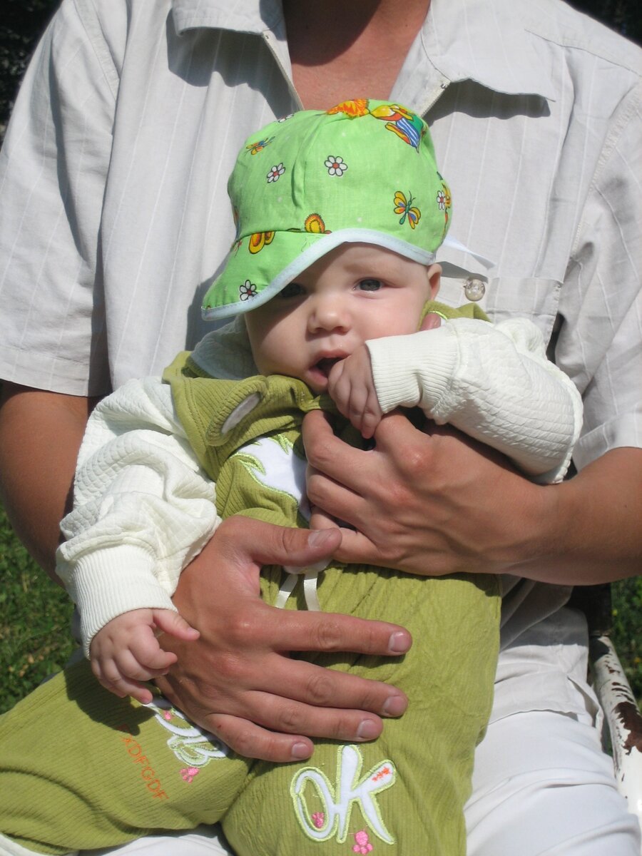 вот эти ползуночки купила для нас мамина сиделка