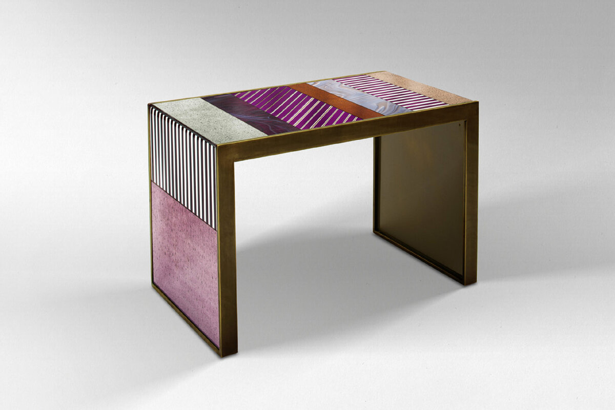 Raspberry Canal Grande side table, автор: Шахан Минассян, материалы: бронза, муранское стекло, размеры: 42 x 70 x 40 см, 2022 г.
Фотоматериалы галереи CHAHAN GALLERY: https://chahan.com/en/gallery-home/
