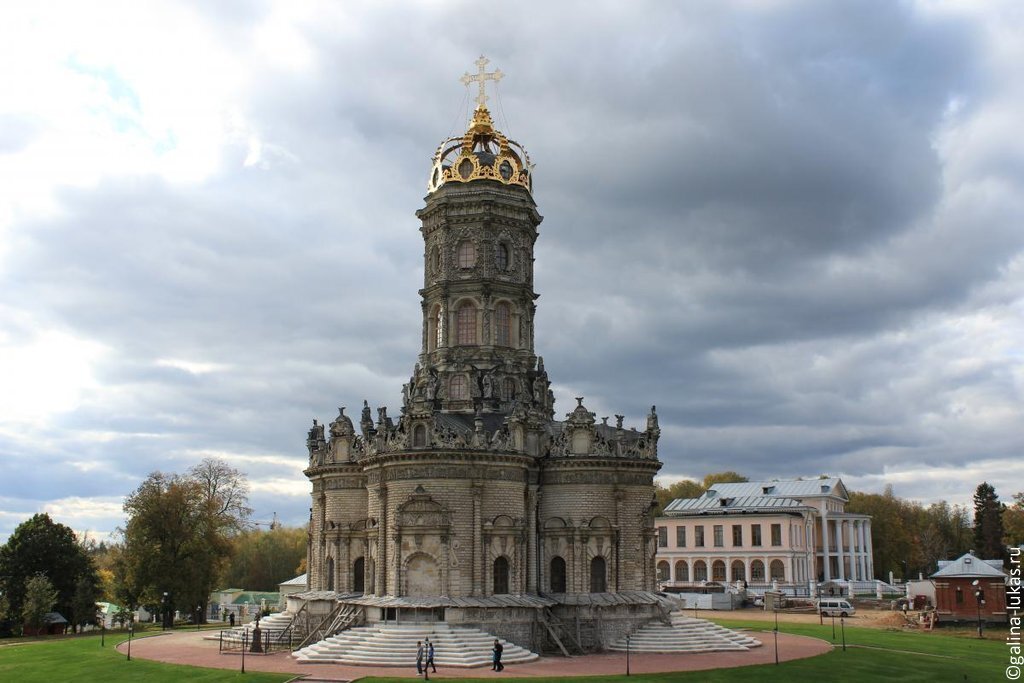 Поселок Дубровицы Церковь знамения