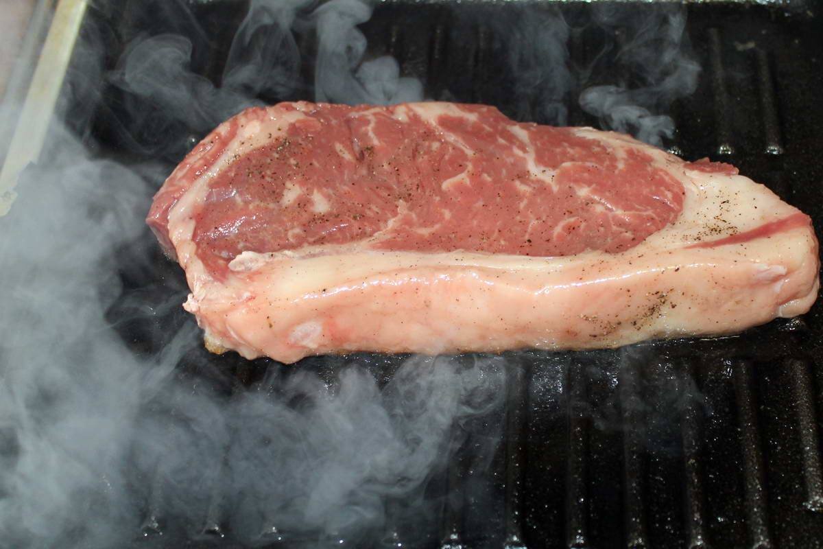 Дыма будет много. Но это нормально.