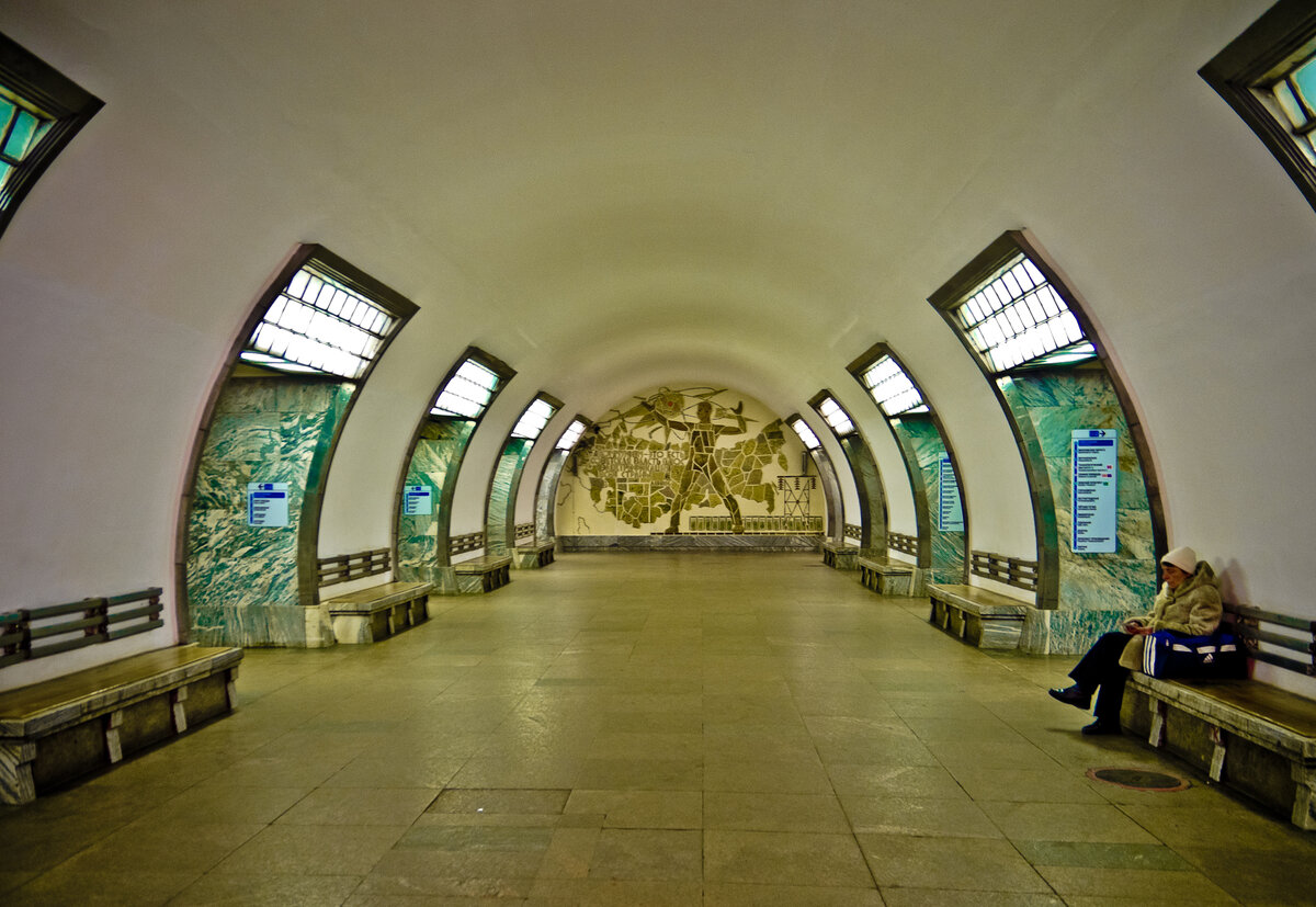 Метро лесная. Станция метро Электросила Санкт-Петербург. Станция метро Электросила СПБ. Станция метро Лесная Киев. Лесная (станция метро, Санкт-Петербург).