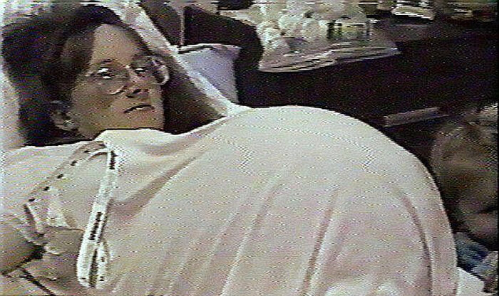 Беременная Бобби Маккоги