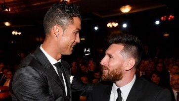 Фото: eurosport.com1. В российской Премьер-лиге сыграны первые два матча 15-го тура. ЦСКА обыграл в Грозном «Ахмат», а «Локомотив» нежданно-негаданно уступил дома «Уралу», хотя перед этим не проигрывал в чемпионате два месяца. Так вот, армейский клуб отметился рекордом.

