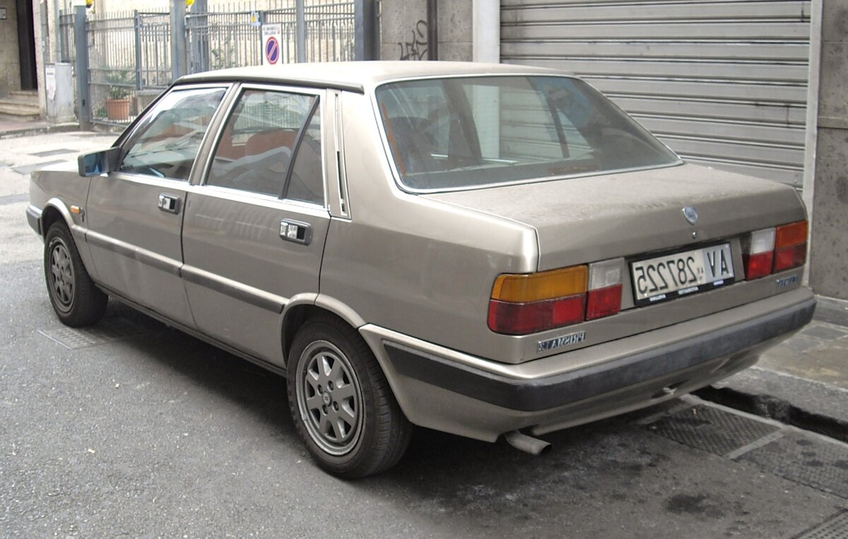 Фото: http://partsopen.com/images/1988-lancia-prisma-1.jpg