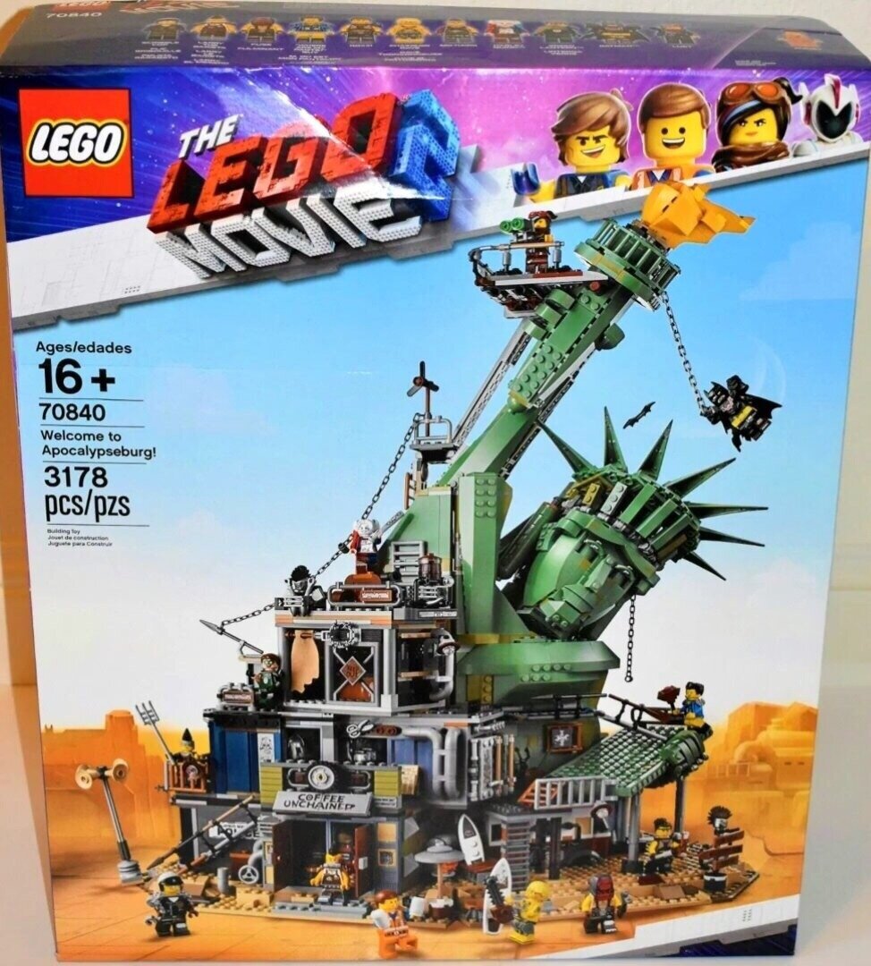 Знакомьтесь новый коллекционный набор №70840 под названием «Добро пожаловать в Апокалипсбург» изображений в интернете пока не так много, как хотелось бы, но уже сейчас видно, что это невероятной крутой киберпанковский, постапокалиптический набор.