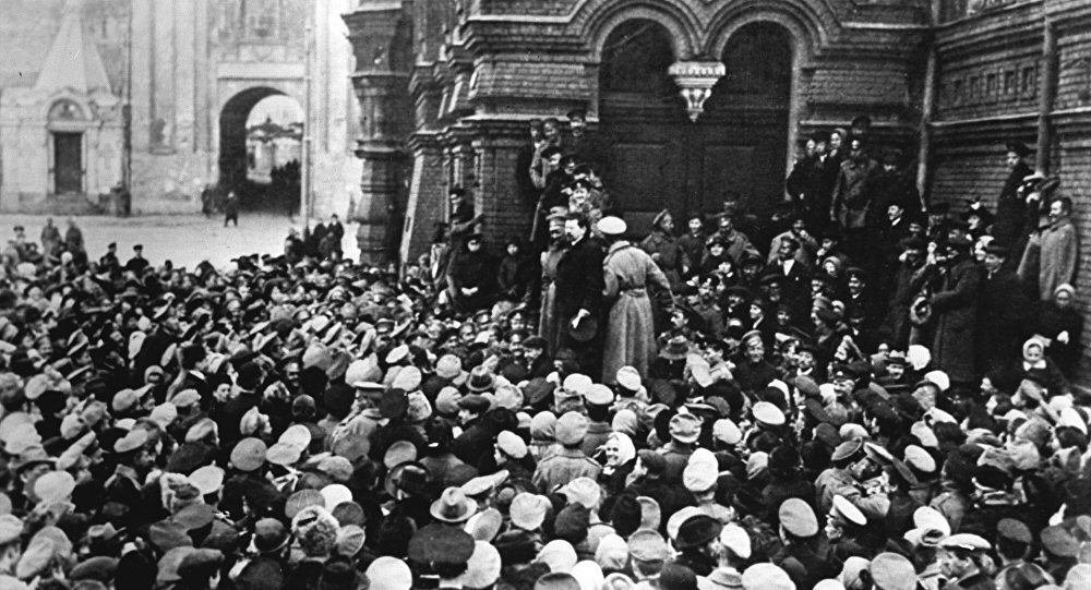 большинство экспертов и специалистов считают что революция произойдёт в 2019 году .
Но из всего этого возможные случаи: 
1)обесценивание денег
2)повышение коррупции