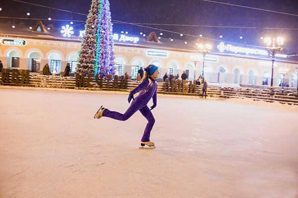 Каток уфа. Каток на Гостином дворе Уфа. Гостиный двор Уфа каток 2020. Каток Гостиный двор. Катки в Уфе Гостиный двор