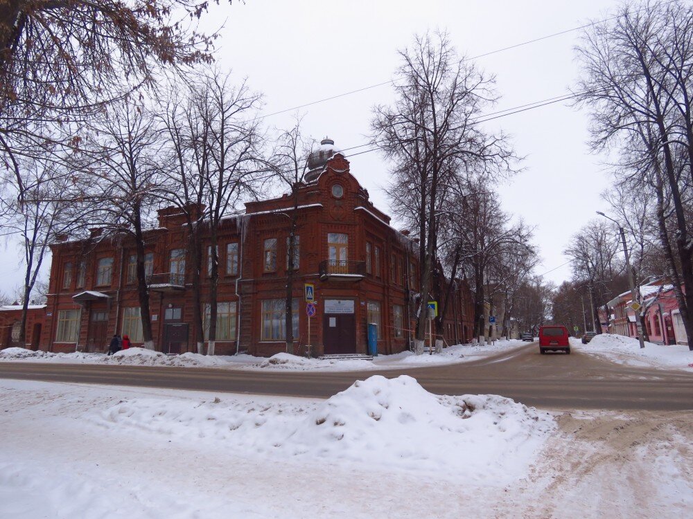 Бывший 20. Осташки в Осташкове. Кинотеатр октябрь Осташков. Рабочий городок Осташков. Осташков 1995 год.