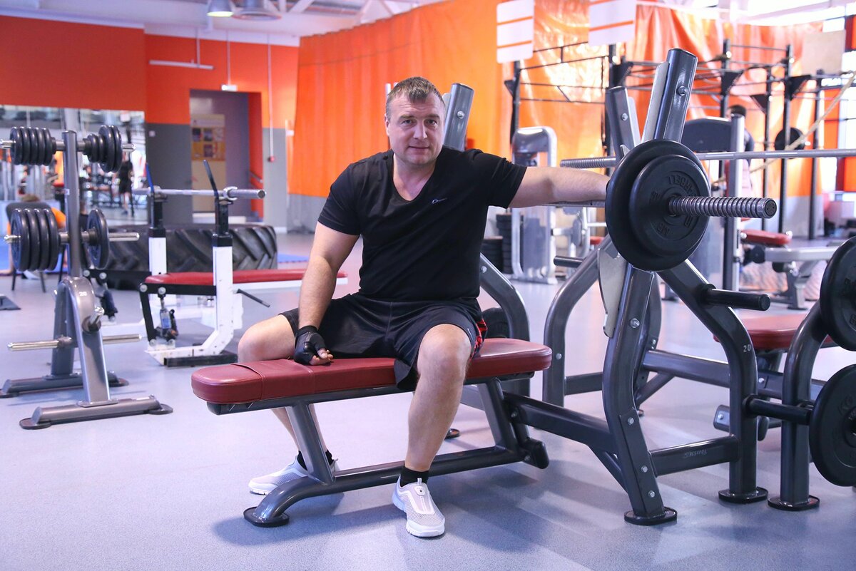 Довольный тренирующийся в нашем зале