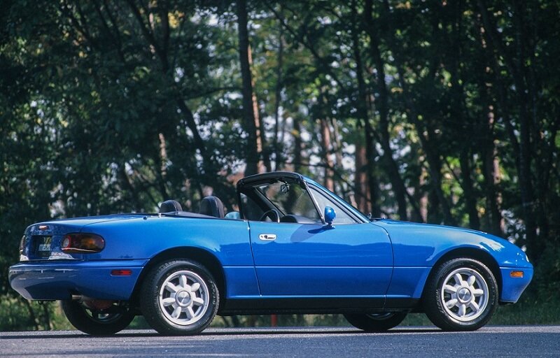 При взгляде на машину создается легковесный и стремительный образ