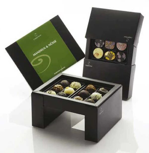 Большие упаковки конфет. Chocolate Packaging Box ассорти. Стильная упаковка конфет. Оригинальная упаковка конфет. Коробки для конфет дизайнерские.