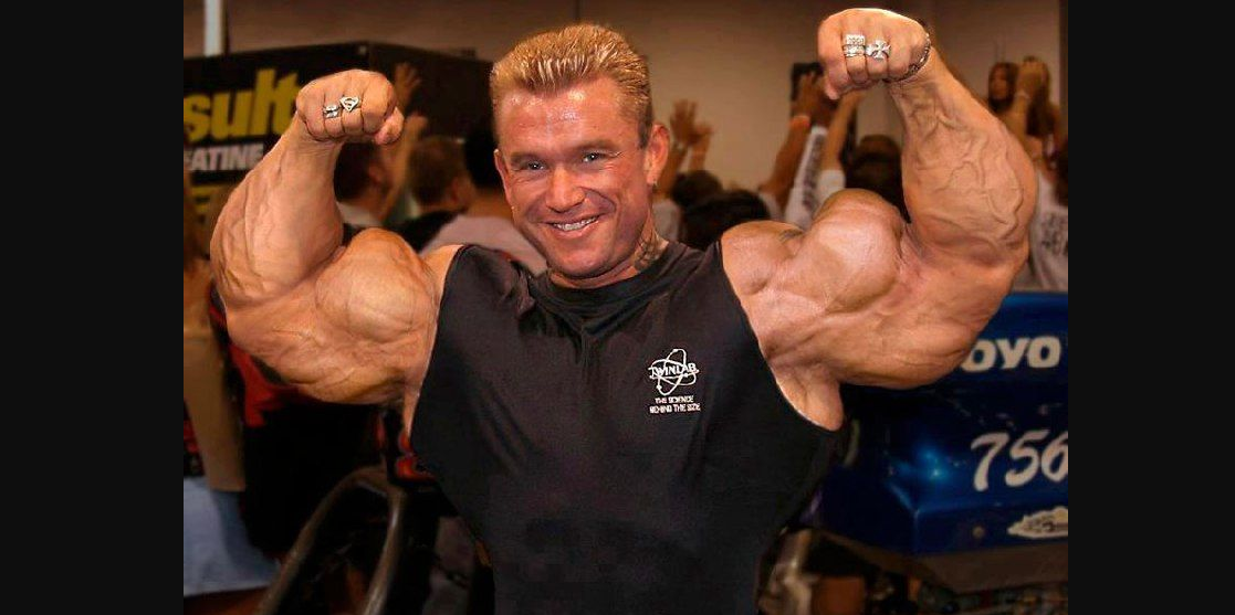 Lee Priest в очках