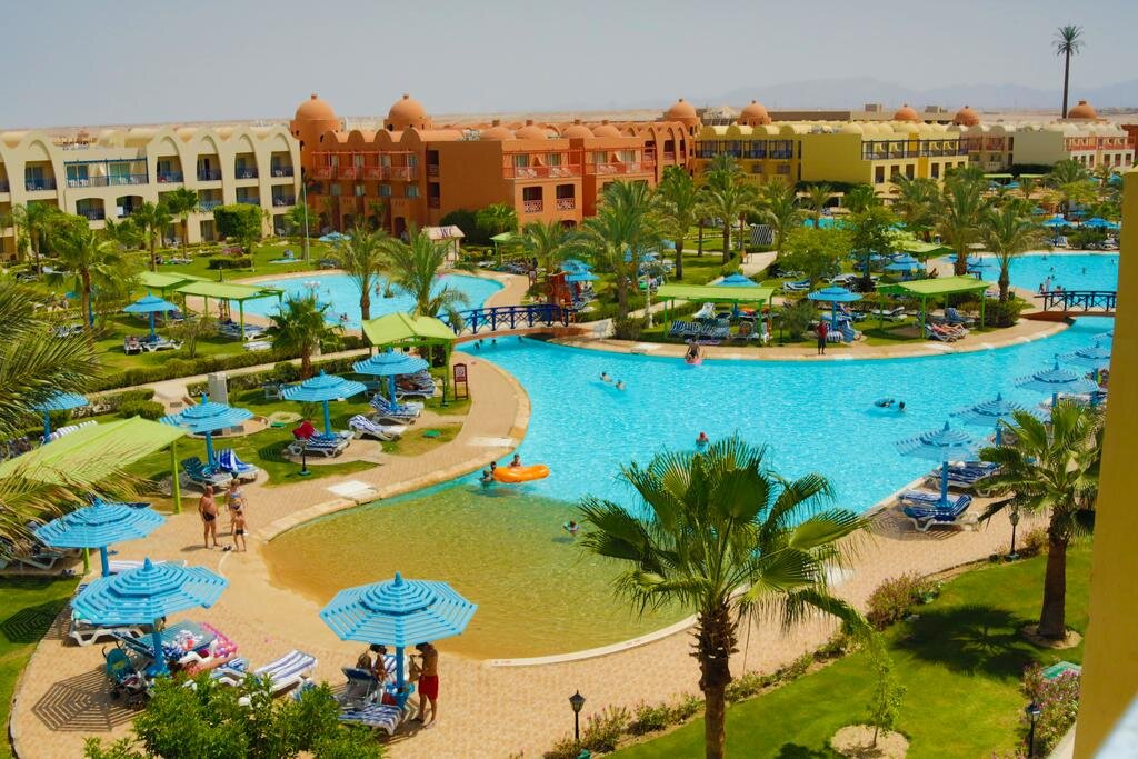 фото отеля https://www.booking.com/hotel/eg/titanic-beach.ru.html?