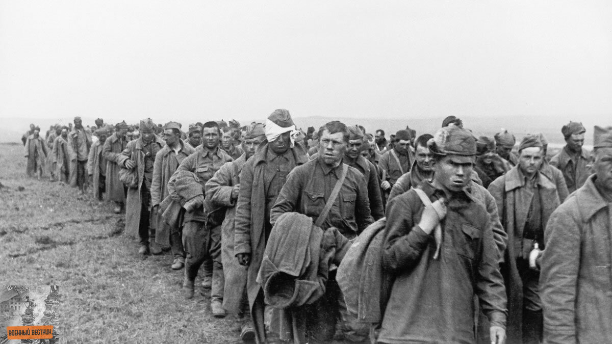 Пленные красноармейцы. 1941 год.