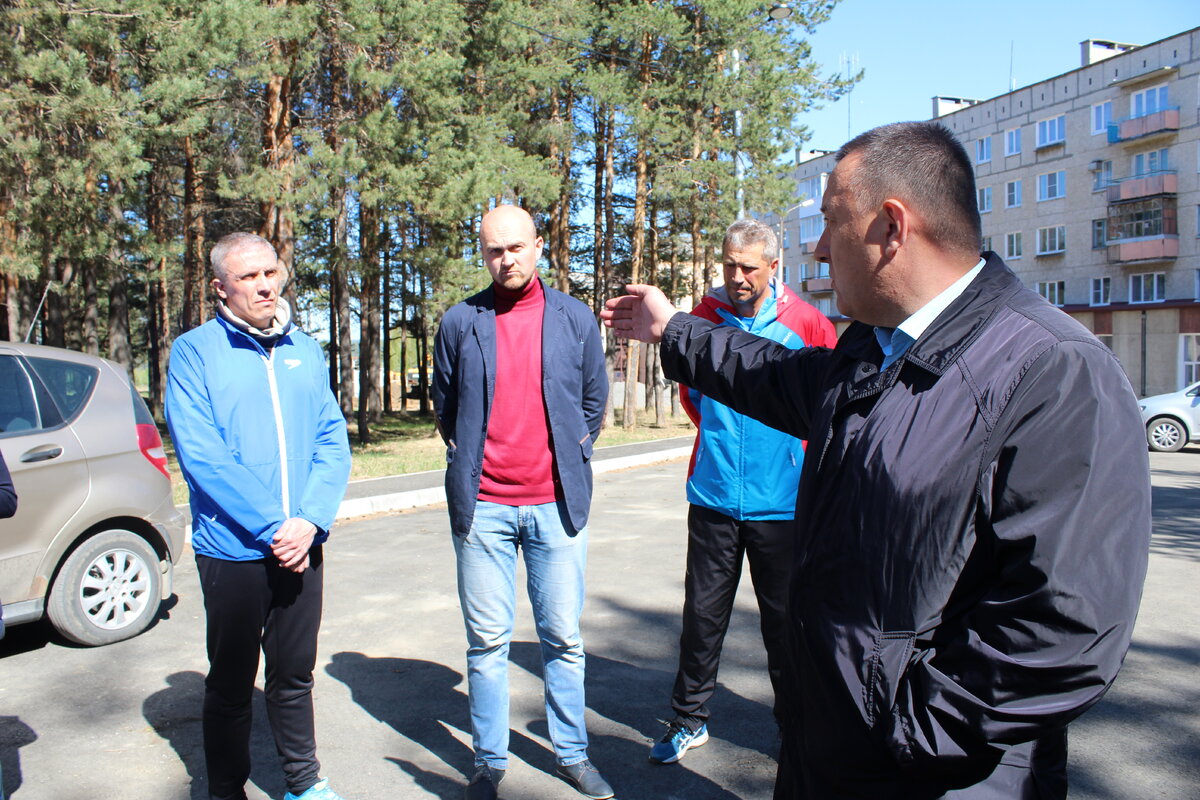 Карпинск новости в контакте. Парк ДКУ Карпинск. Комсомольский парк Карпинск. Карпинск Комсомольский парк отремонтируют. Проект городского парка Карпинск.