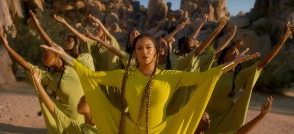 Кадр из клипа "Spirit"