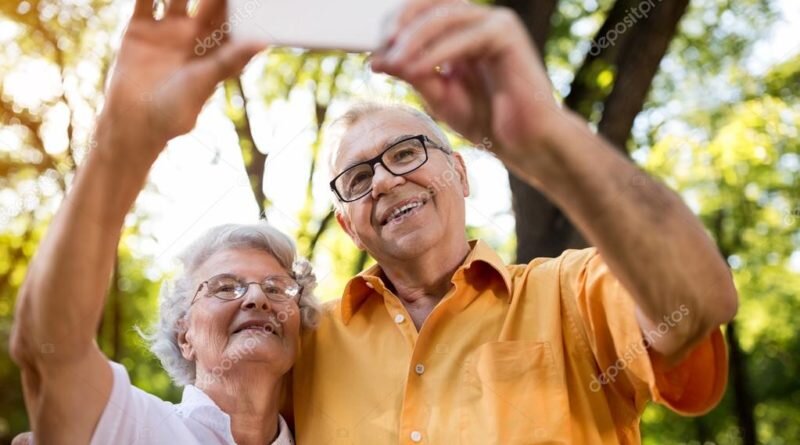 http://borisovnews.by/wp-content/uploads/2019/03/depositphotos_124165630-stock-photo-selfie-of-two-pensioner-800x445.jpg