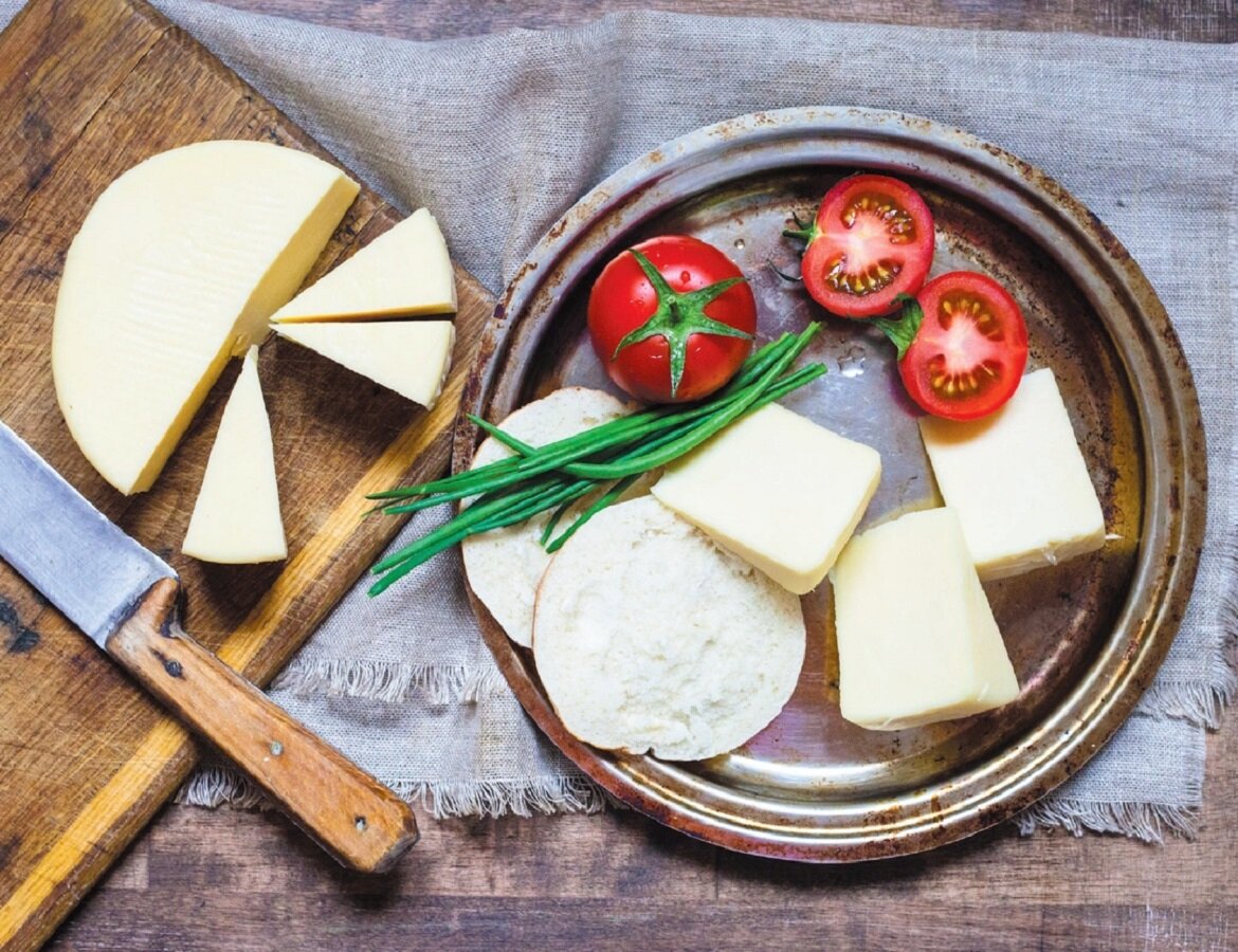 Грузинский сыр сулугуни
