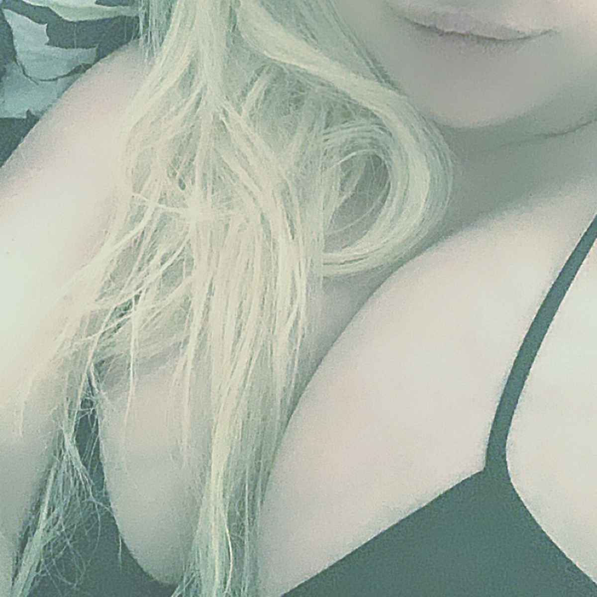 НАДПИСЬ 18+ ДЛЯ ЕЕ БЮСТА 