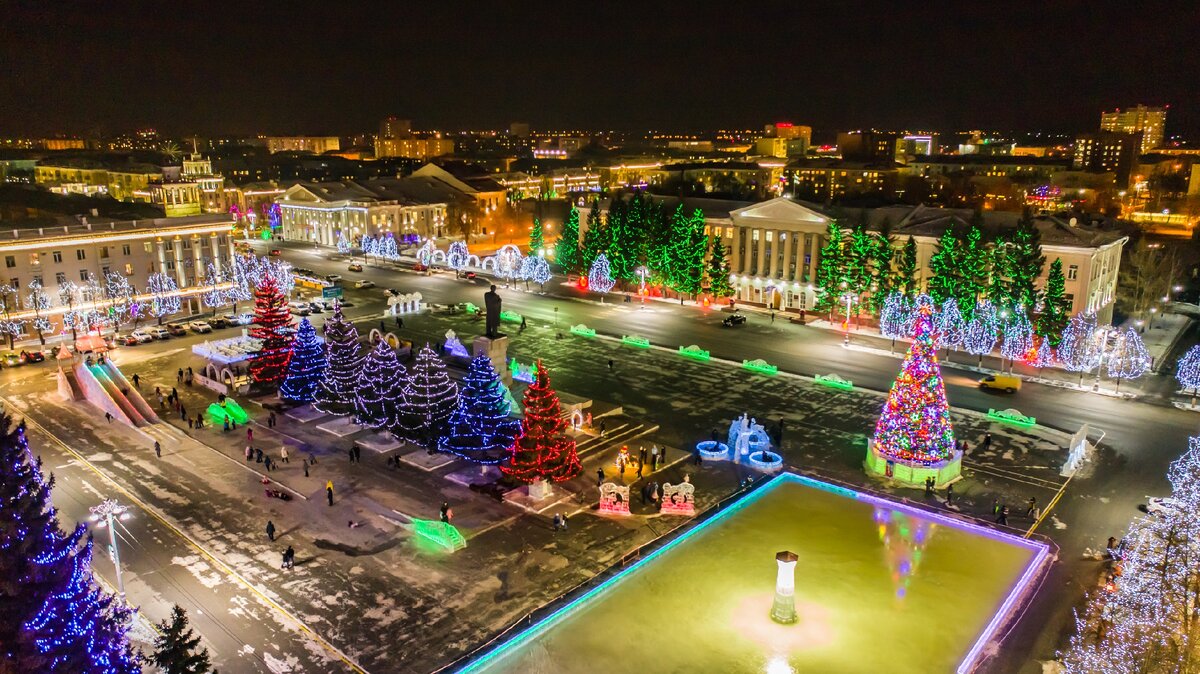 Новоморск где. Площадь Ленина Курган. Курган площадь Ленина Новогодняя. Центральная площадь Курган 2020. Курган площадь Ленина сверху.