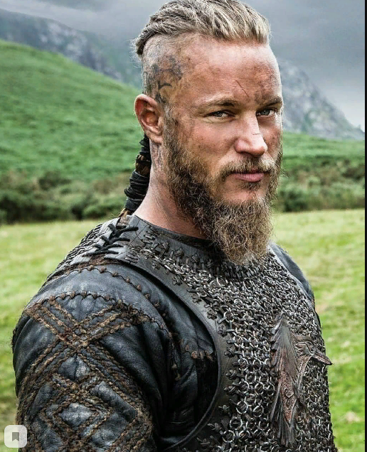 Рагнар Лодброк, кадр из сериала "Викинги"