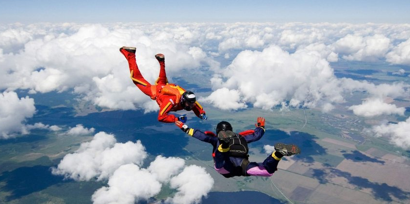 Фото с сайта https://emotions.by/catalog/ekstrim/pryizhok-s-parashyutom.html