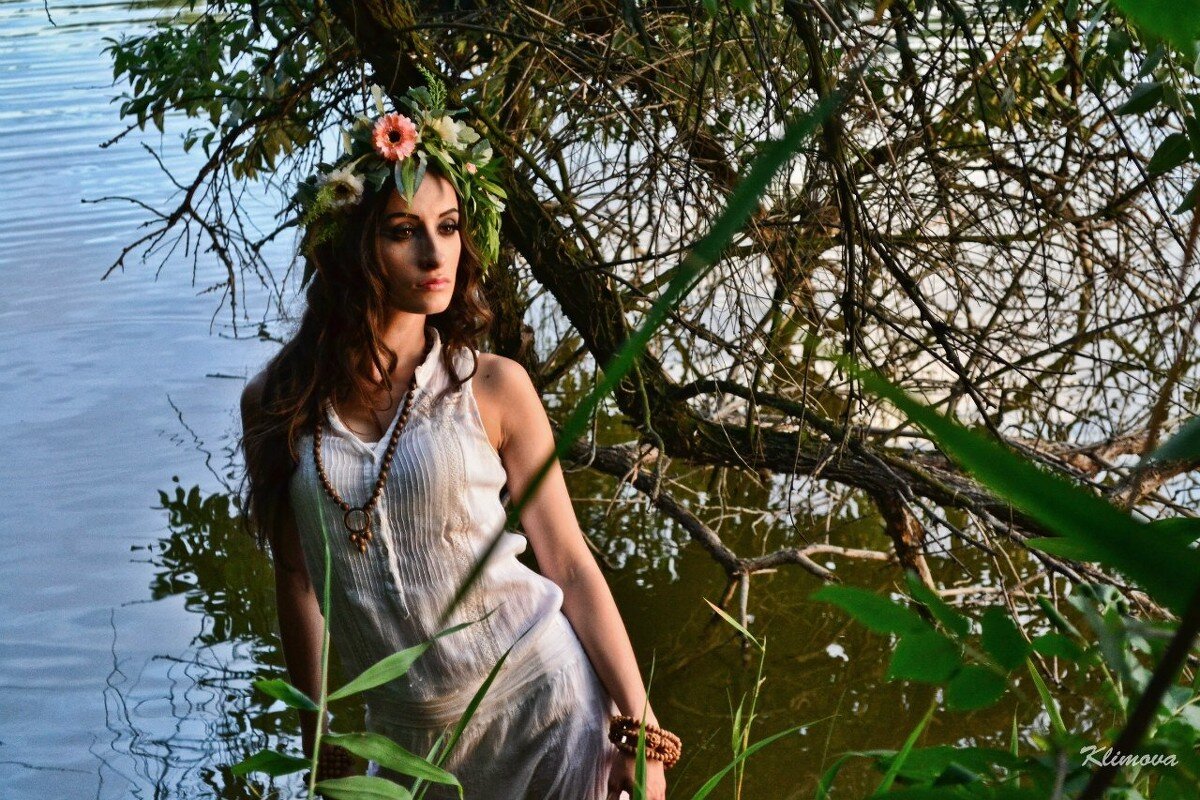 Город мавки. Лесная Русалка Мавка. Мавка Славянская Русалка. Славянская Русалка Навка Мавка. Мавка Славянская мифология