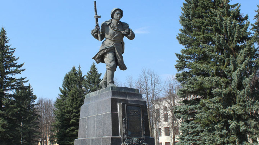 Памятник Александру Матросову