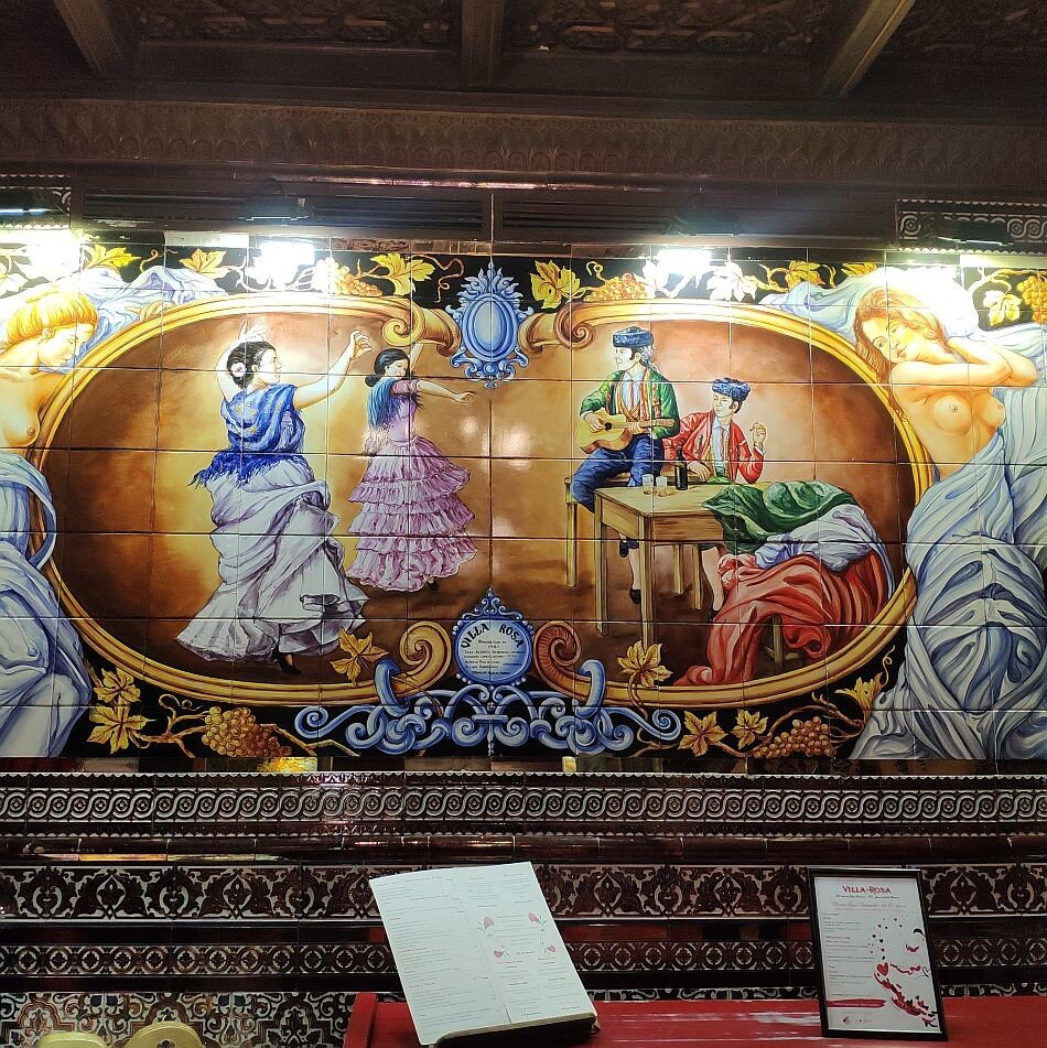 Керамическое панно в таверне Tablao Flamenco Villa Rosa