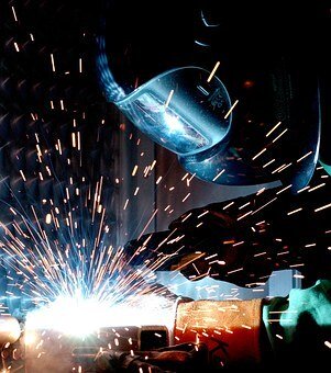 https://cdn.pixabay.com/photo/2012/11/28/10/32/weld-67640__340.jpg