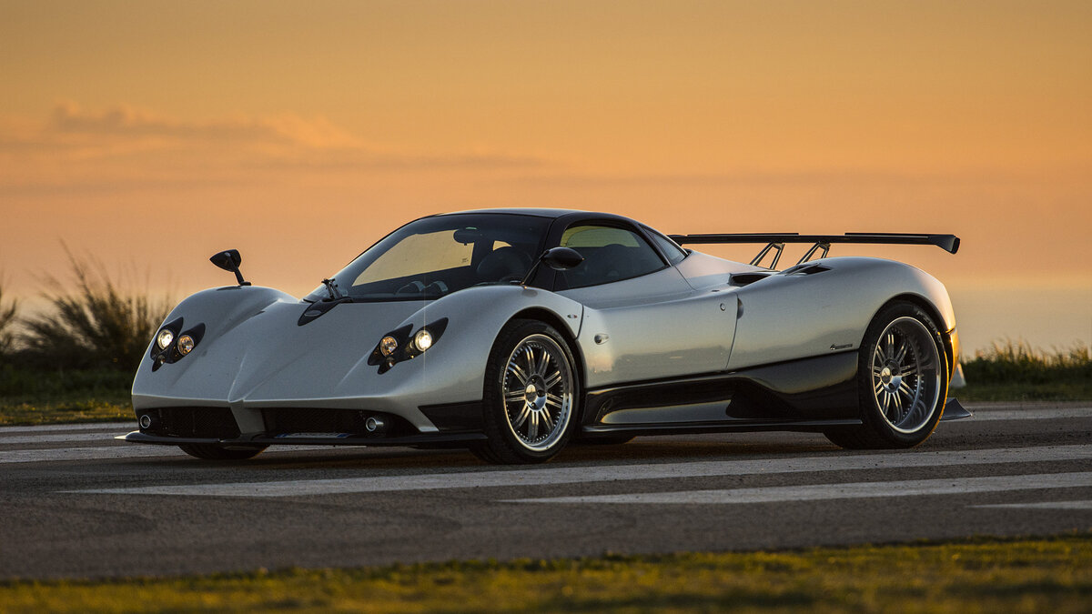 Pagani Zonda f зад