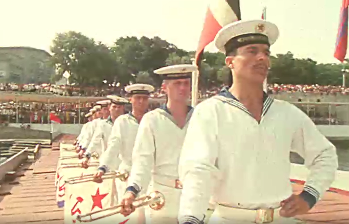 Парад и праздник в Севастополе. Кадр из программы "Время" (эфир 29.07.79)