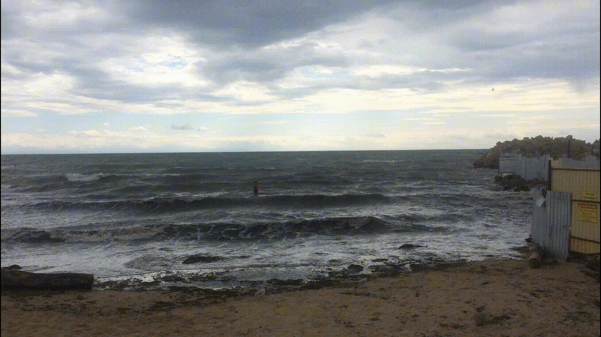 Пляж Евпатории в октябре