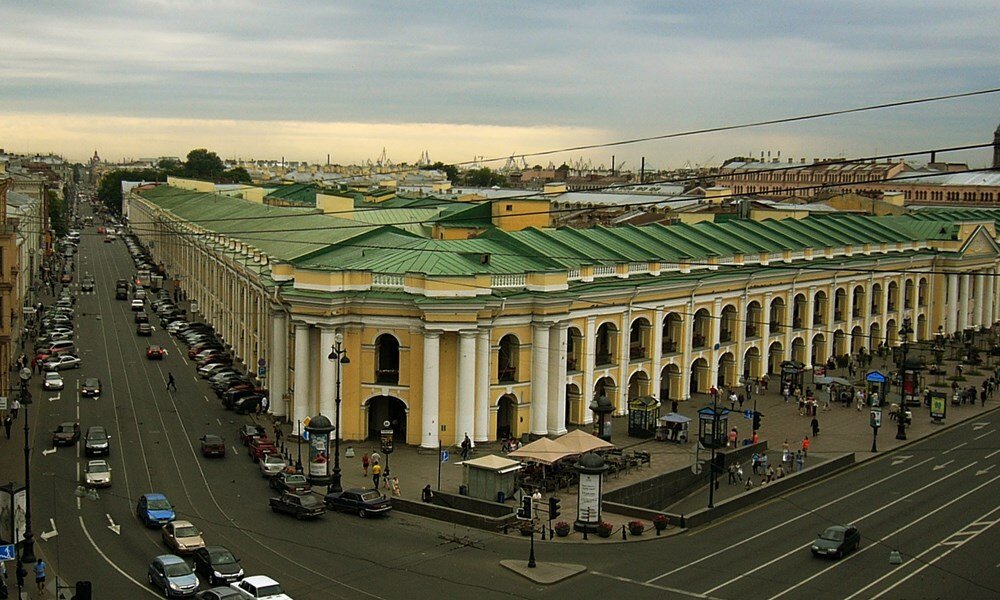 Большой гостиный двор фото