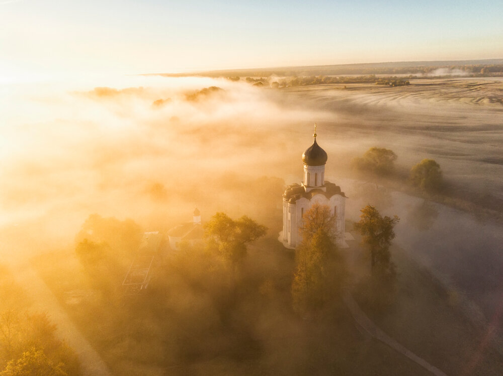 Владимирская область, храм Покрова на Нерли. Фото: shutterstock.com 