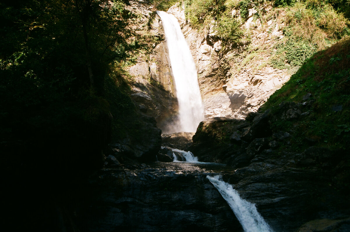 Водопад Гургениани находится в Грузии, на территории национального парка Лагодехи.