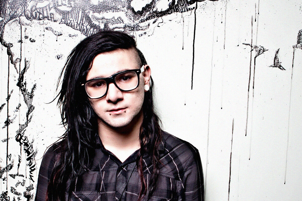 В 2012 году встречался с певицей Элли Голдинг. Отношения продлились недолго, так как активная концертная деятельность и проживание на разных континентах не позволяла им часто видеться.