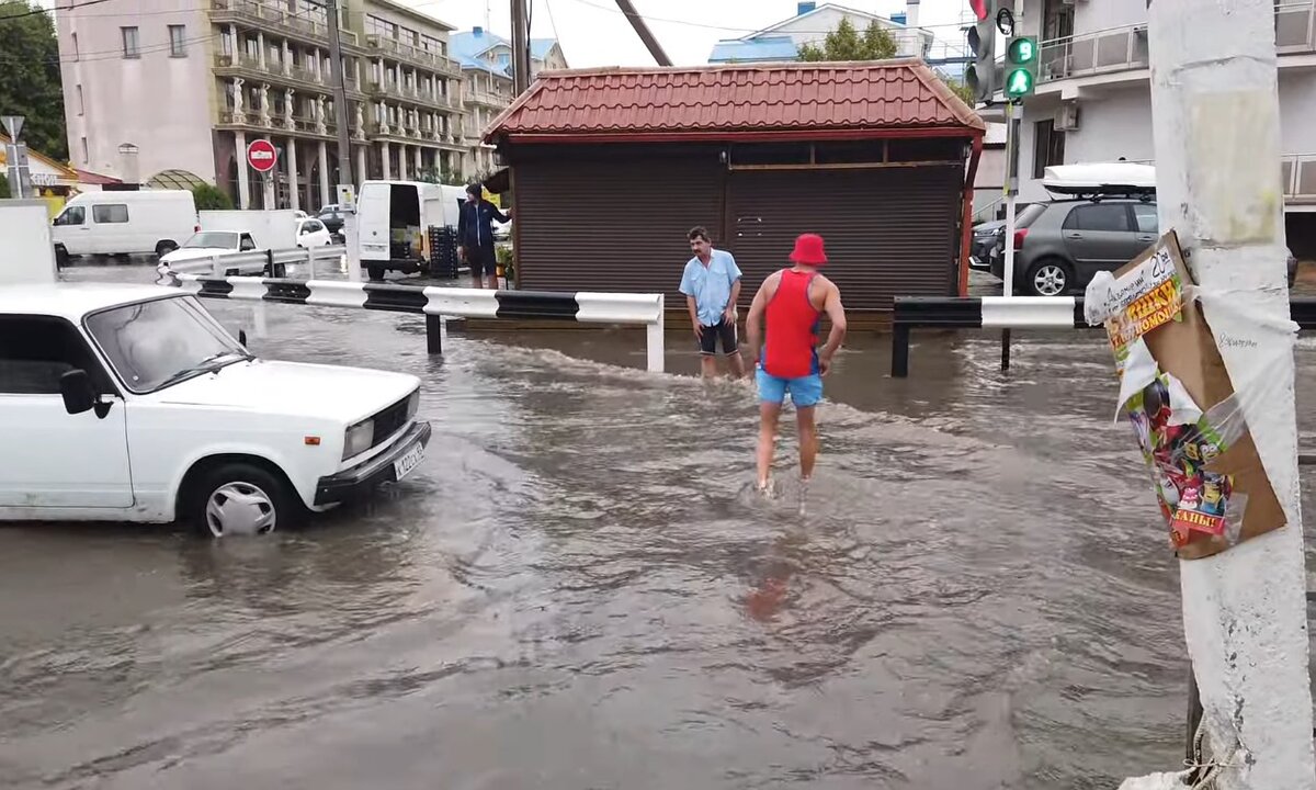 Анапа дождь. Потоп в Анапе 13 августа 2021. Потоп в Витязево 2021. Наводнение в Анапе 2022. Потоп в Анапе 2021 год август.