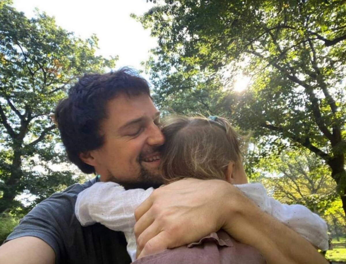    Данила Козловский с дочерью, соцсети звезды