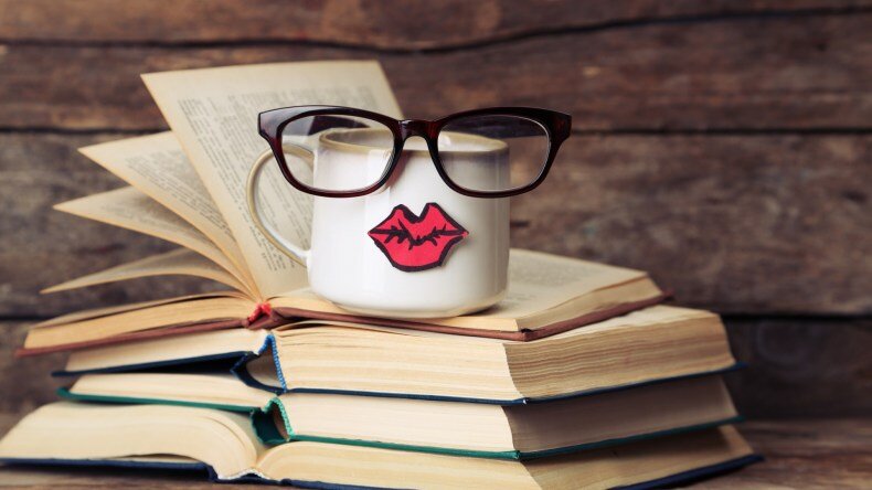 Источник: https://ru.vividscreen.info/pic/mustache-on-mug/26764/for-1920×1080
