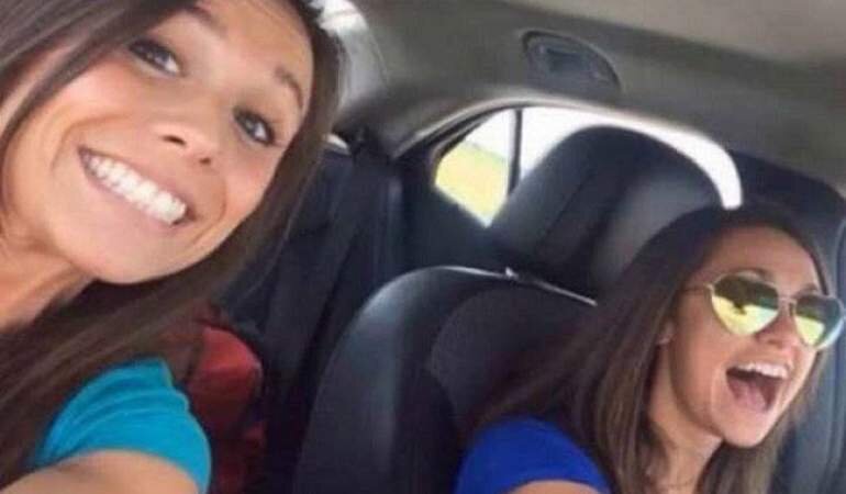 Не справилась с управлением 
Колетт погибла по дороге на девичник перед собственной свадьбой. Сидя на пассажирском сидении она решила сделать селфи с подругой. К сожалению той не удалось справиться с управлением, и автомобиль выехал на встречную полосу, где в них врезалась другая машина.