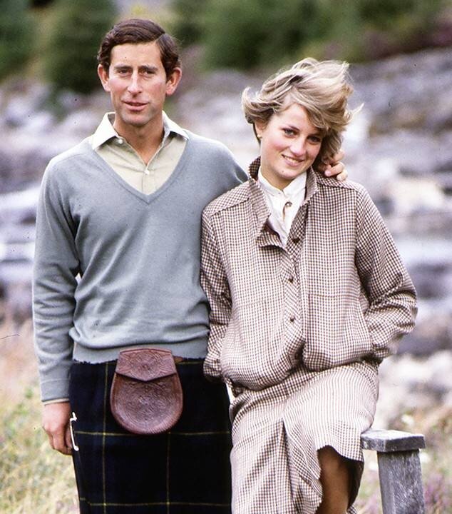 Уже в медовый месяц молодожены ощутили, что совершенно не подходят друг другу. Диана: "В медовый месяц я постоянно плакала и мучилась булимией. Чарльз взял рыболовные снасти и книги по философии, которые цитировал за обедом и мы должны были их обсуждать". 