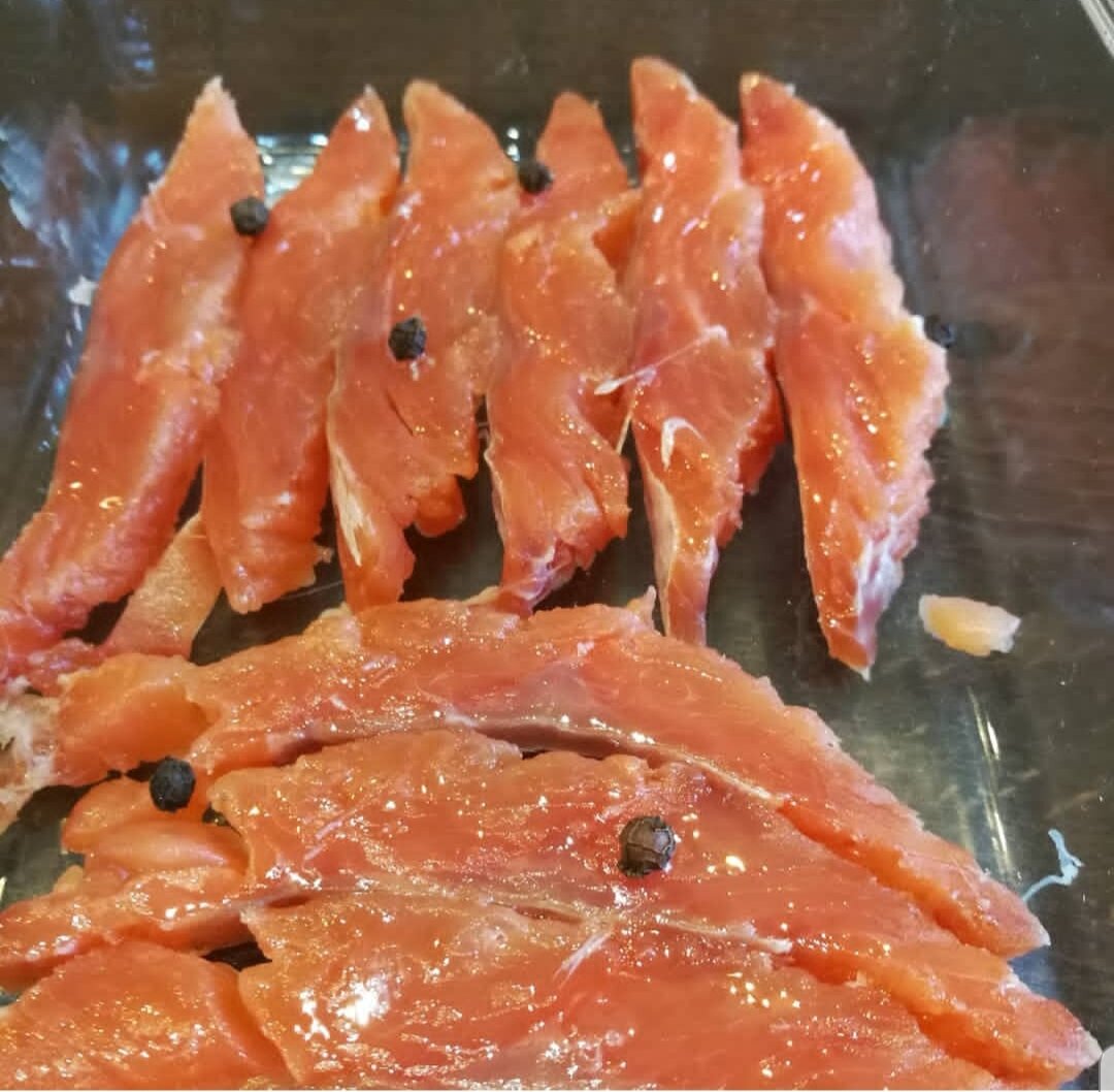 Виды засолки рыбы. Малосольная рыба. Посол красной рыбы в домашних. Вкусный посол форели. Засолка красной рыбы в домашних.