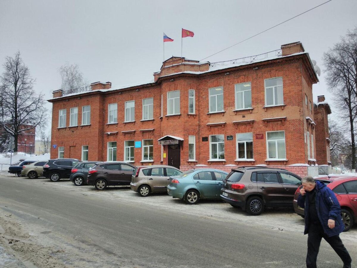 Эвакуированное здание администрации Ленинского района