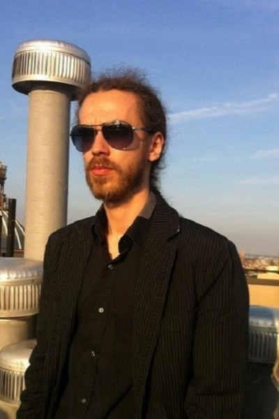 «Кирилла больше нет», — коротко говорится в сообщении Толмацкого.У Кирилла Толмацкого осталась супруга и ребенок // Фото: Социальные сети