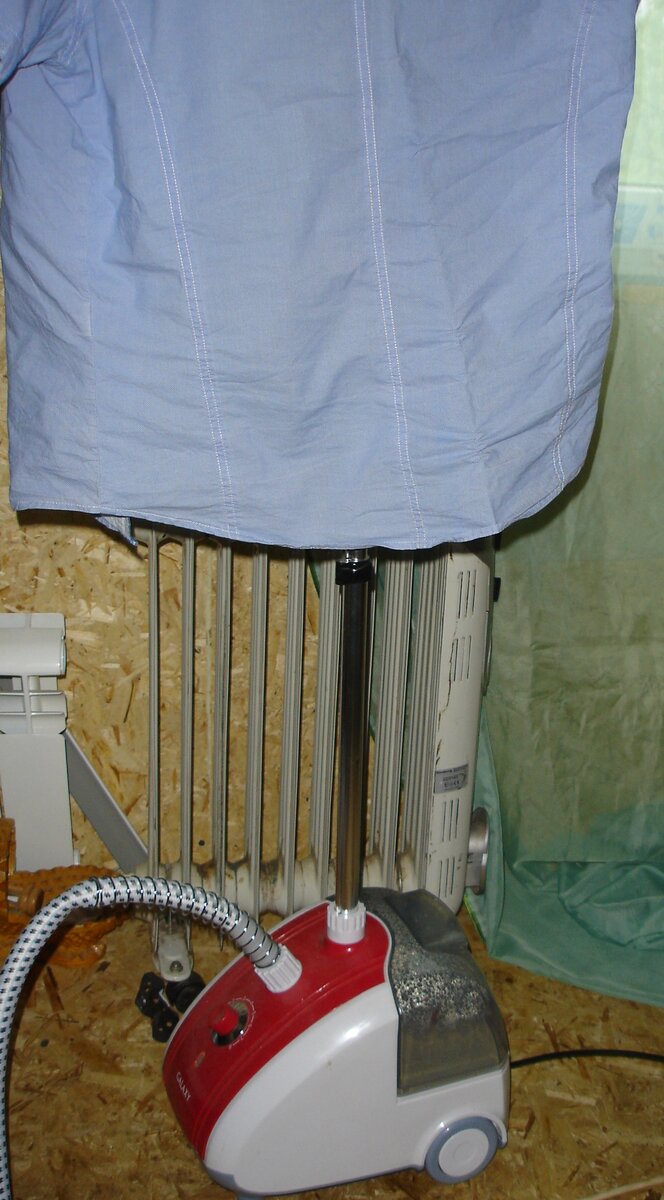 Парогенератор для одежды. Практически разгладил, еще немного осталось.