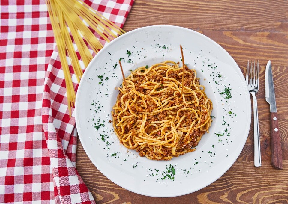 Спагетти с фаршем и томатным соусом