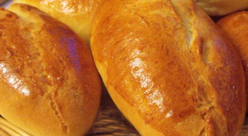 Никогда с нами этого не было, и вот опять… (с) Черномырдин))).
Мне неделю хотелось чего-то особенного и вкусного. Даже больше, чем похудеть...
 И  вспомнила я тогда про пирожки Зибо. Эта девушка в свое время у нас с  мужем работала. Родом она откуда-то с Памира, хотя по национальности не  таджичка, а узбечка. Посему сразу прошу прощения у всех узбеков и  таджиков, ибо точно не знаю национальность блюда… 
 Миниатюрная, словно подросток, Зибо всё делала с великанским размахом. И пекла много и часто.