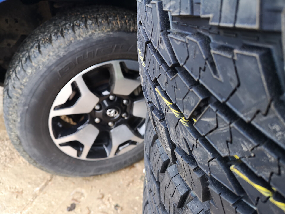 NOKIAN ROTIIVA AT 265/60-18