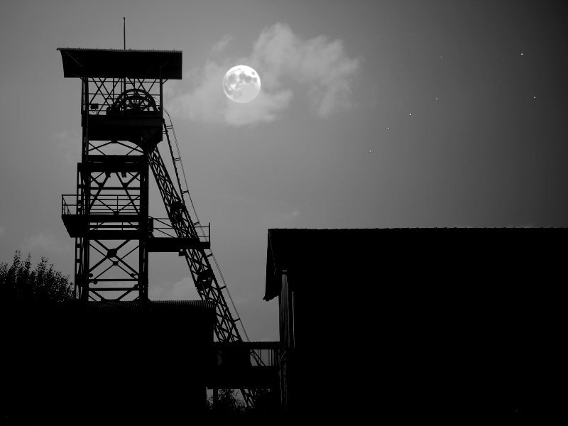 Посвящается ангелам Донбасса, безвинным жертвам непризнанной войны.